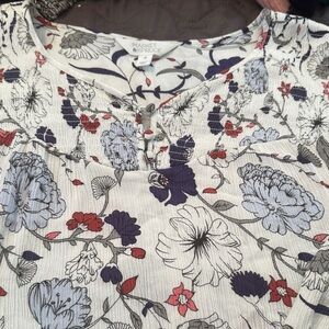 Blouse with 3 buttons